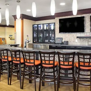 Hotel Fairfield & By Marriott Toronto Airport