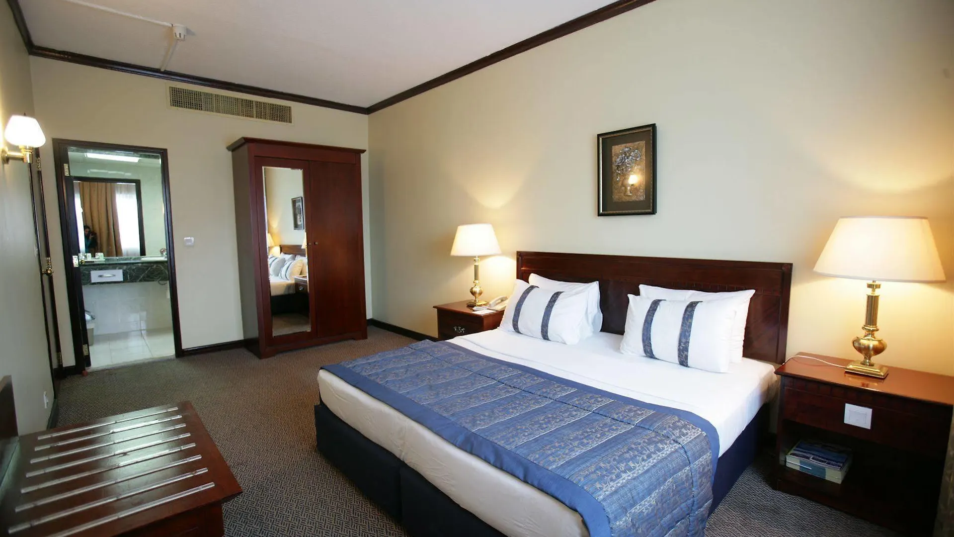 Rolla Suites Hotel -Former J5 Bur Dubai Hotel